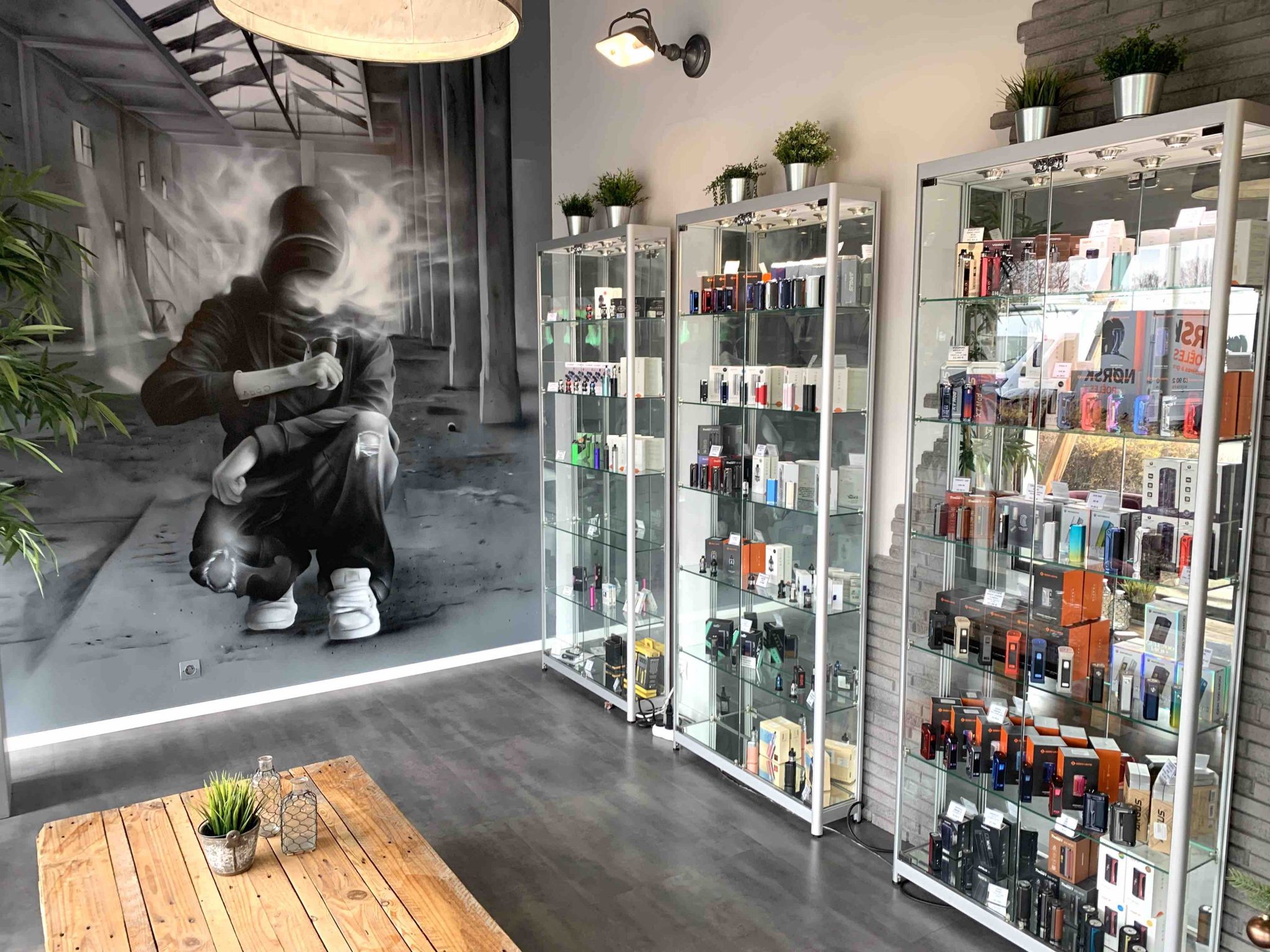 elfbar nachfüll pod läuft aus Boynton Beach Smoke Shop in Florida main image 0